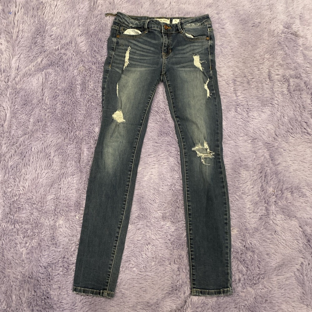 Sneak Peek Jeans Women's Distressed Size 5‎